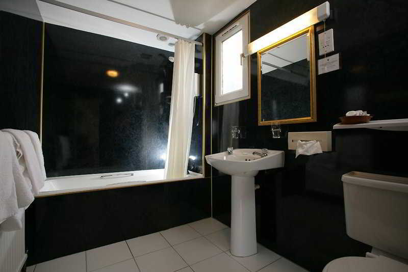 Symphony Craw'S Nest Hotel أنستراذار المظهر الخارجي الصورة